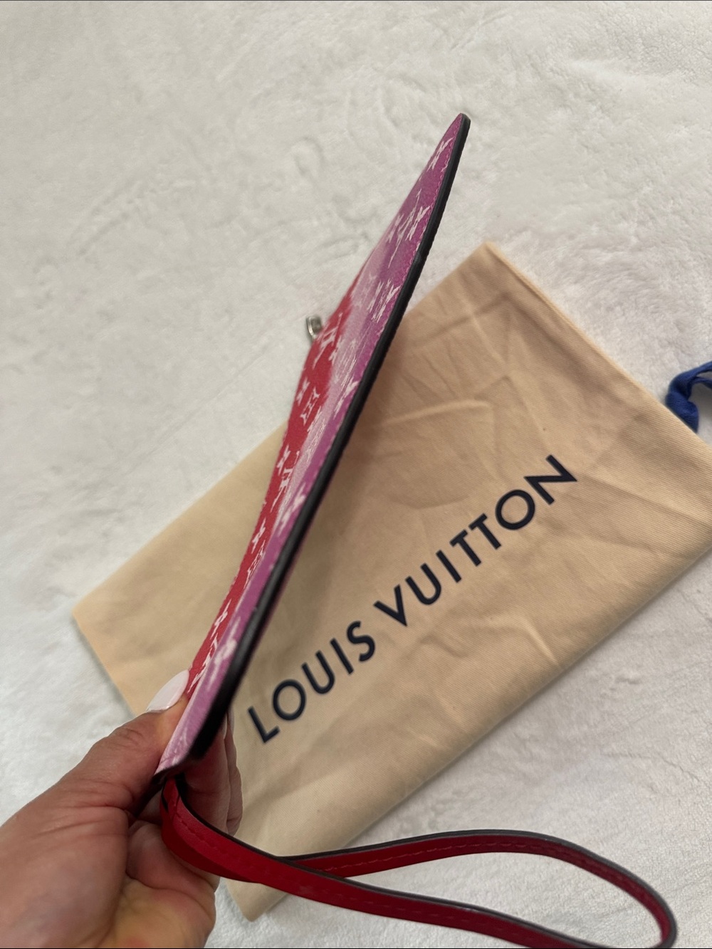 Louis Vuitton Authentic Pink to Red Gradient Monogram Wristlet - Picture 7 of 14